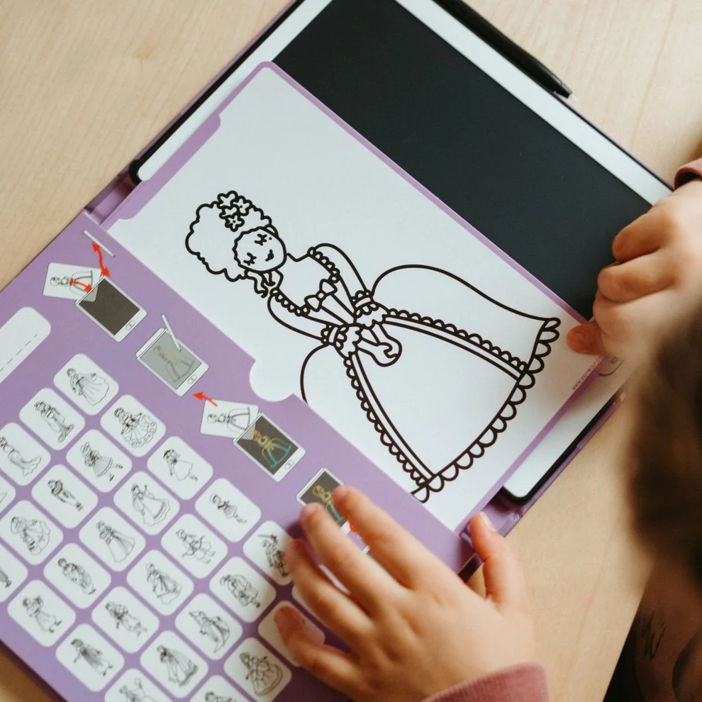Caderno de Desenho Princesas